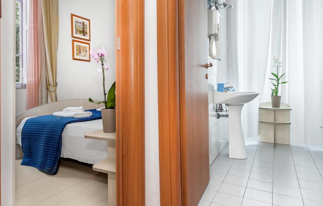 Residenza Maxima Aparthotel Rome Room photo