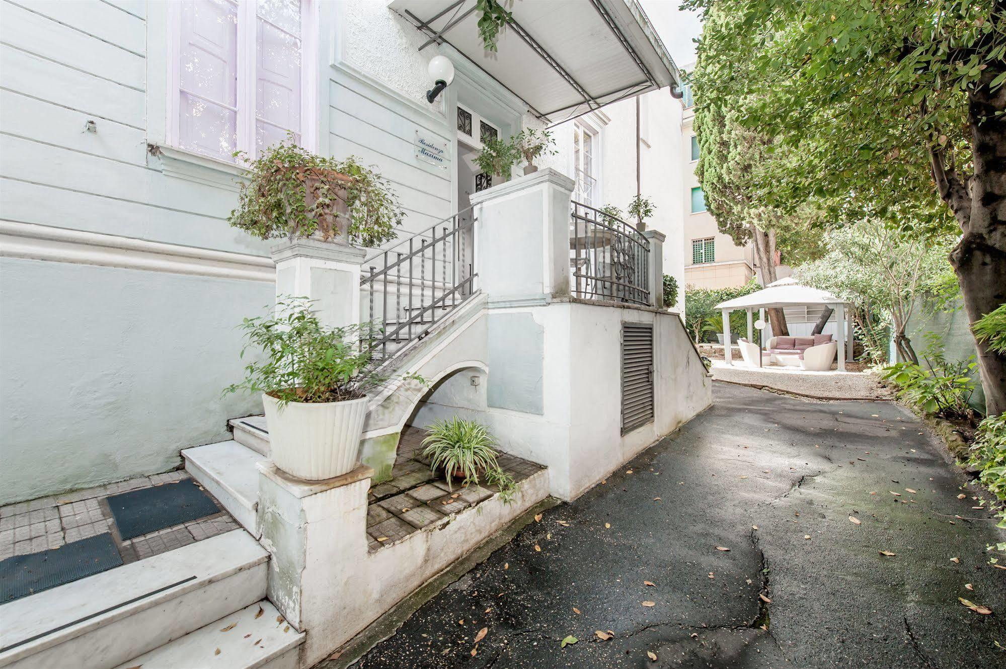 Residenza Maxima Aparthotel Rome Exterior photo