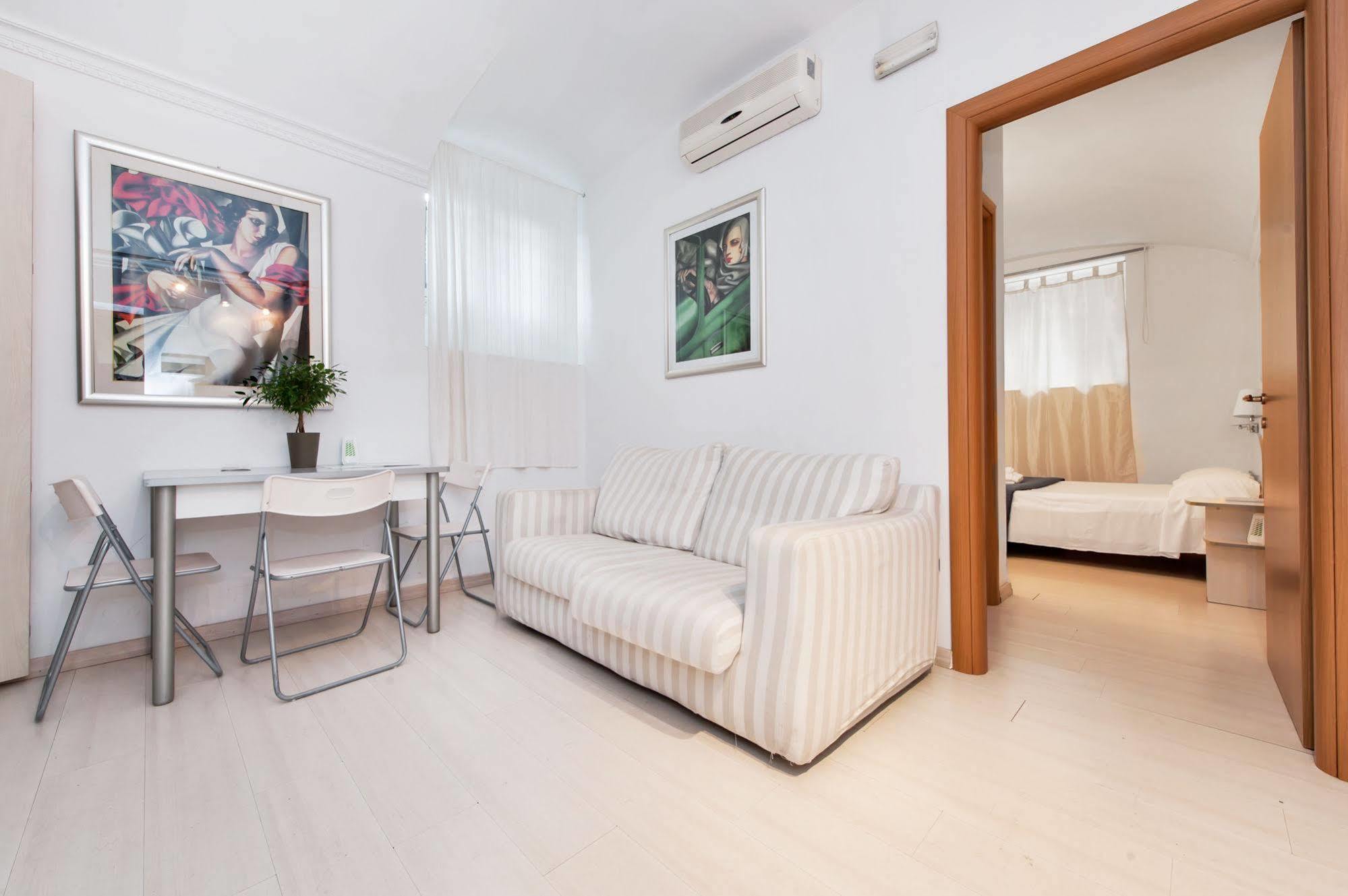 Residenza Maxima Aparthotel Rome Exterior photo