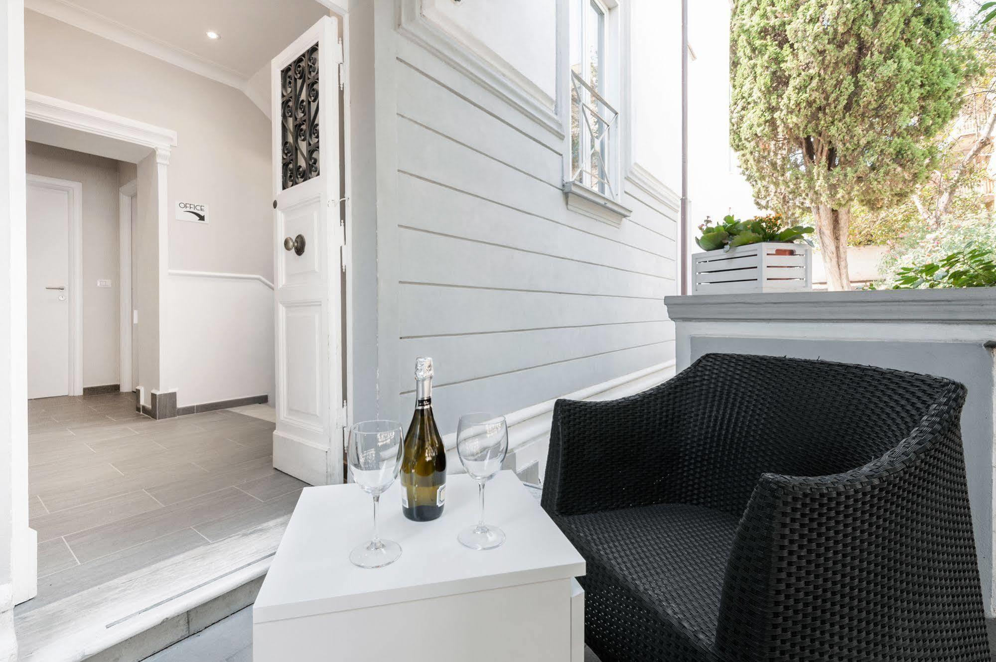 Residenza Maxima Aparthotel Rome Exterior photo